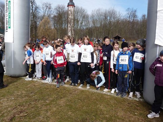 Kinder und Jugendliche beim Possenlauf (Foto: Karl-Heinz Herrmann)