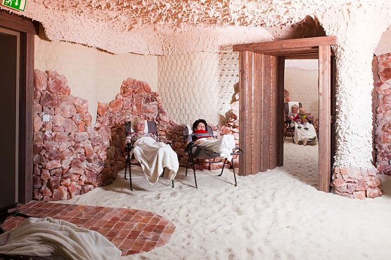 Eröffnung der Totes-Meer-Salzgrotte (Foto: Stadt Bad Frankenhausen) Eröffnung der Totes-Meer-Salzgrotte (Foto: Stadt Bad Frankenhausen)