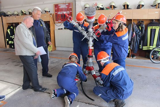 Geländespiel der Jugendfeuerwehren (Foto: Karl-Heinz Herrmann) Geländespiel der Jugendfeuerwehren (Foto: Karl-Heinz Herrmann)