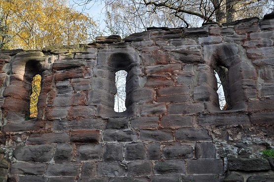 Geschichte in der Unterkirche (Foto: Peter Zimmer)