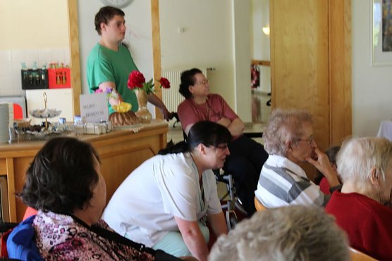 Schüler helfen in AWO-Einrichtungen (Foto: Karl-Heinz Herrmann) Schüler helfen in AWO-Einrichtungen (Foto: Karl-Heinz Herrmann)