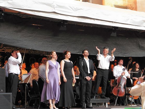 Kopfloser Dirigent beim Residenzfest 2015 (Foto: Famielie Kieper) Kopfloser Dirigent beim Residenzfest 2015 (Foto: Famielie Kieper)