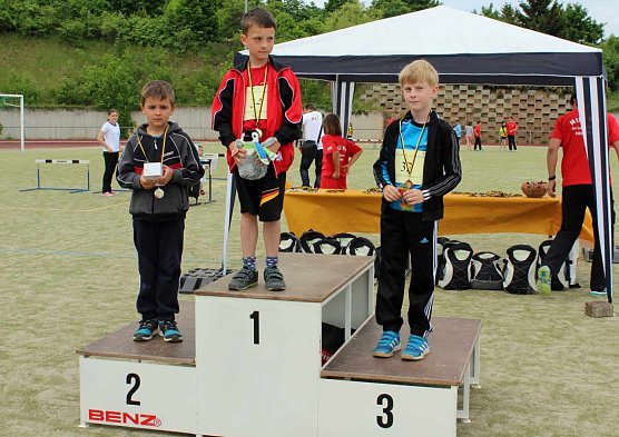Tolle Kämpfe und viel Spaß auf dem Göldner (Foto: Karl-Heinz Herrmann) Tolle Kämpfe und viel Spaß auf dem Göldner (Foto: Karl-Heinz Herrmann)