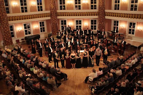 Viel Beifall f&uuml;r junge Cellisten (Foto: Th&uuml;ringer Landesmusikakademie Sondershausen)