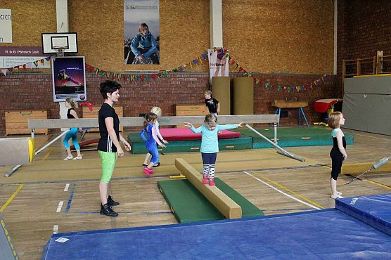 Stimmen zur möglichen Schließung Borntalhalle (Foto: Karl-Heinz Herrmann) Stimmen zur möglichen Schließung Borntalhalle (Foto: Karl-Heinz Herrmann)