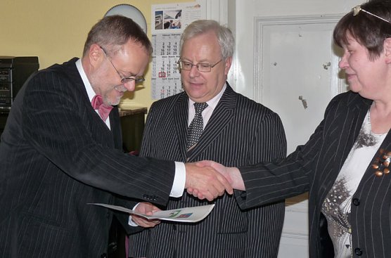 Übergabe Lottomittel (Foto: Karl-Heinz Herrmann) Übergabe Lottomittel (Foto: Karl-Heinz Herrmann)