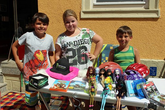 Heiße Trödelei (Foto: Karl-Heinz Herrmann) Heiße Trödelei (Foto: Karl-Heinz Herrmann)