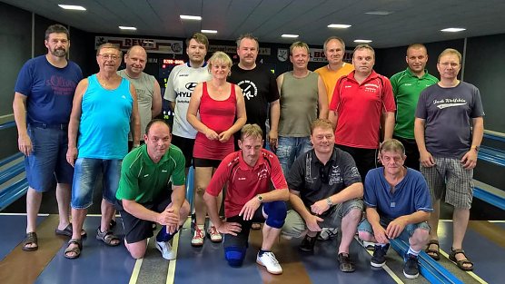 Kegeln – Freundschaftskampf (Foto: Knut Herzau) Kegeln – Freundschaftskampf (Foto: Knut Herzau)