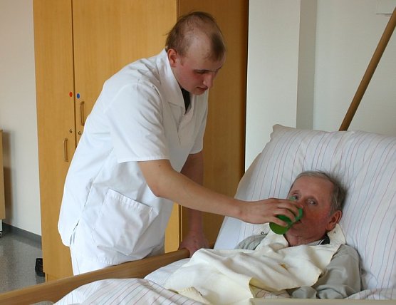 FSJ'ler bei der Arbeit (Foto: SHK) FSJ'ler bei der Arbeit (Foto: SHK)