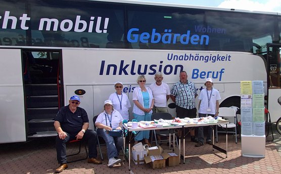 Infobus des VdK  in Bad Frankenhausen (Foto: Ina R&ouml;mer)