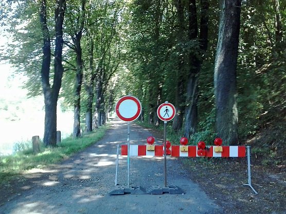 Gesperrte und unpassierbare Wanderwege (Foto: Karl-Heinz Herrmann) Gesperrte und unpassierbare Wanderwege (Foto: Karl-Heinz Herrmann)