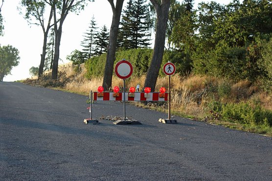 Gesperrte und unpassierbare Wanderwege (Foto: Karl-Heinz Herrmann) Gesperrte und unpassierbare Wanderwege (Foto: Karl-Heinz Herrmann)