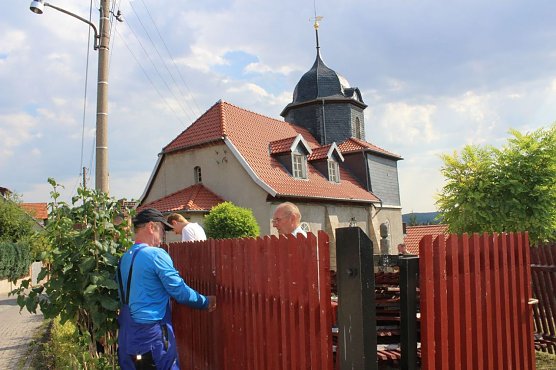 Zaun erneuert (Foto: Karl-Heinz Herrmann) Zaun erneuert (Foto: Karl-Heinz Herrmann)