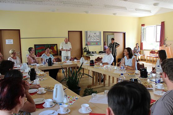 Bewilligungsbescheid für neues Konzept (Foto: Karl-Heinz Herrmann) Bewilligungsbescheid für neues Konzept (Foto: Karl-Heinz Herrmann)