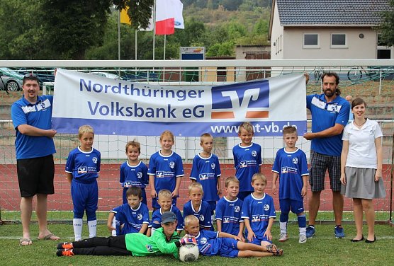 Neue Ausrüstung für F-Junioren (Foto: Steffen Kobrow) Neue Ausrüstung für F-Junioren (Foto: Steffen Kobrow)