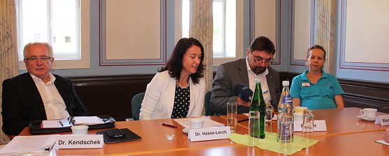 Innenstädte erfolgreich machen (Foto: Karl-Heinz Herrmann) Innenstädte erfolgreich machen (Foto: Karl-Heinz Herrmann)