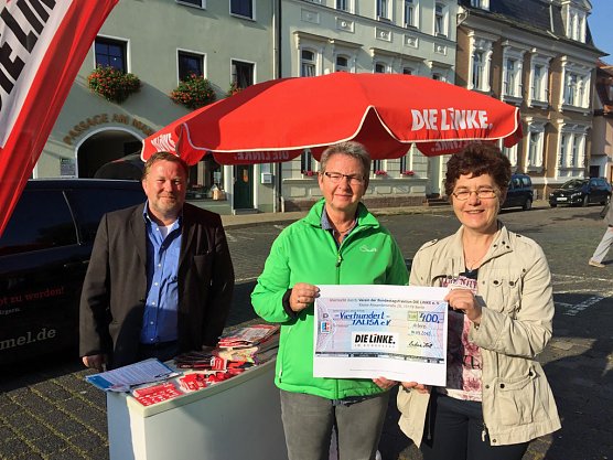 400 Euro - f&uuml;r die Tafel Artern (Foto: Talisa)