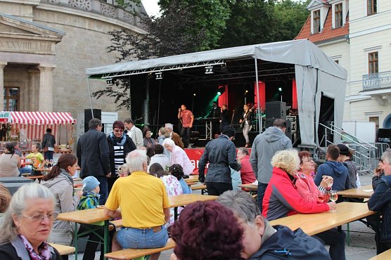 Weinfest in Sondershausen eröffnet (Foto: Karl-Heinz Herrmann) Weinfest in Sondershausen eröffnet (Foto: Karl-Heinz Herrmann)