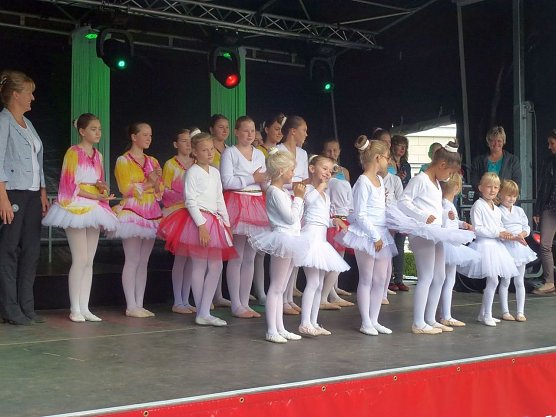 Vom 2. Tag des Weinfests (1) (Foto: Jürgen Kieper) Vom 2. Tag des Weinfests (1) (Foto: Jürgen Kieper)