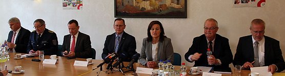 Bildung Sonderkommission (Foto: Karl-Heinz Herrmann) Bildung Sonderkommission (Foto: Karl-Heinz Herrmann)