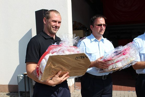 Feuerwehr zeigte sich (Foto: Karl-Heinz Herrmann) Feuerwehr zeigte sich (Foto: Karl-Heinz Herrmann)