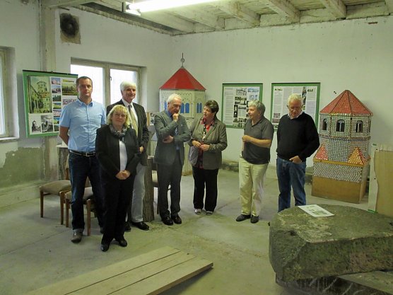 Vorort-Termin auf Kloster (Foto: Wahlkreisbüro Gudrun Holbe) Vorort-Termin auf Kloster (Foto: Wahlkreisbüro Gudrun Holbe)