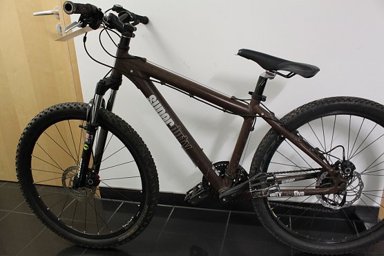 Eigentümer und Zeugen in Artern gesucht (Foto: Polizei Kyffhäuserkreis) Eigentümer und Zeugen in Artern gesucht (Foto: Polizei Kyffhäuserkreis)