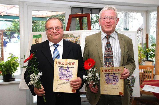 Vogelz&uuml;chter geehrt (Foto: G&uuml;nter Herting)