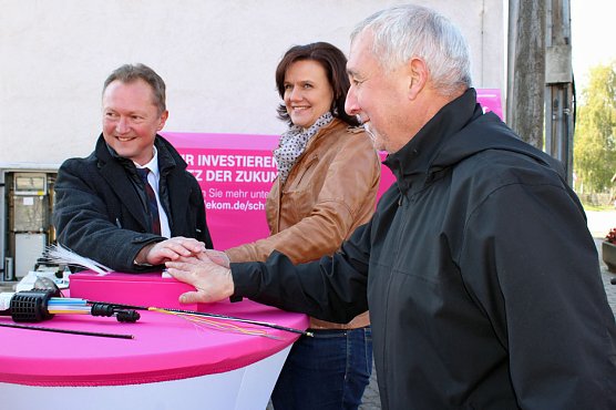 Mega schnelles Netz für Wasserthaleben (Foto: Karl-Heinz Herrmann) Mega schnelles Netz für Wasserthaleben (Foto: Karl-Heinz Herrmann)