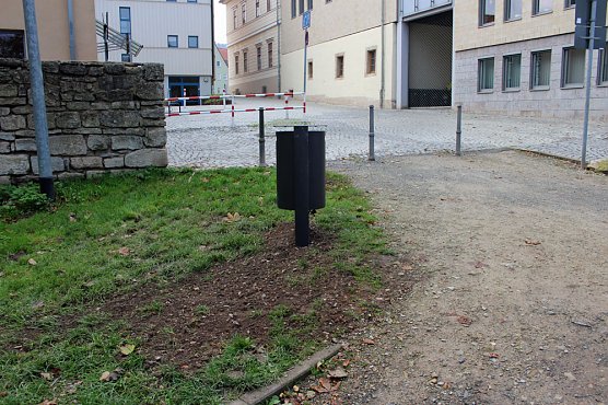 Abfallk&ouml;rbe montiert (Foto: Karl-Heinz Herrmann)