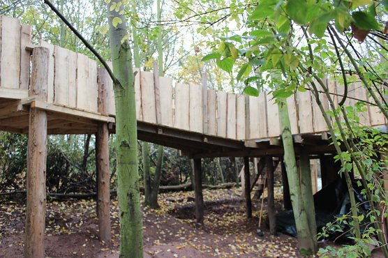 Richtfest auf dem Abenteuerspielplatz (Foto: Karl-Heinz Herrmann)