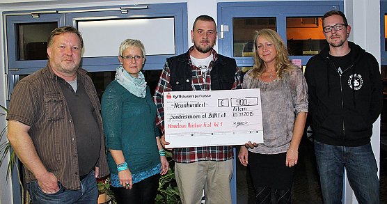 Scheck&uuml;bergabe an "Sondershausen ist BUNT" e.V. (Foto: Karl-Heinz Herrmann)