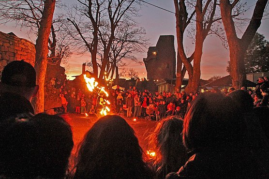 Gruselspa&szlig; hoch oben auf dem Kyffh&auml;user-Denkmal (Foto: Stadtmarketing Bad Frankenhausen)