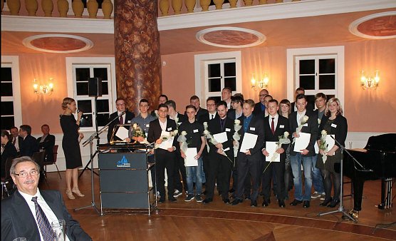 Die 21 besten Auszubildenden der Region ausgezeichnet (Foto: Karl-Heinz Herrmann) Die 21 besten Auszubildenden der Region ausgezeichnet (Foto: Karl-Heinz Herrmann)