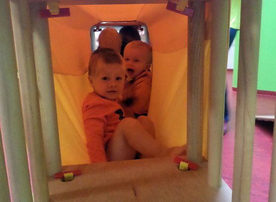 Hurra- unsere Piklergeräte sind da! (Foto: KITA Wippergärtchen) Hurra- unsere Piklergeräte sind da! (Foto: KITA Wippergärtchen)