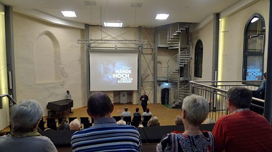 Rolf Herricht in der Cruciskirche (Foto: Edith Baars) Rolf Herricht in der Cruciskirche (Foto: Edith Baars)