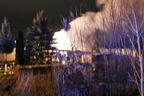 Laubenbrand an der Panzerstrasse (Foto: Karl-Heinz Herrmann) Laubenbrand an der Panzerstrasse (Foto: Karl-Heinz Herrmann)