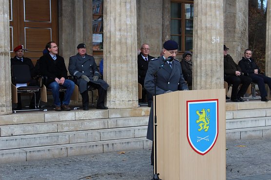 Traumhaftes Wetter bei Vereidigung (Foto: Karl-Heinz Herrmann) Traumhaftes Wetter bei Vereidigung (Foto: Karl-Heinz Herrmann)