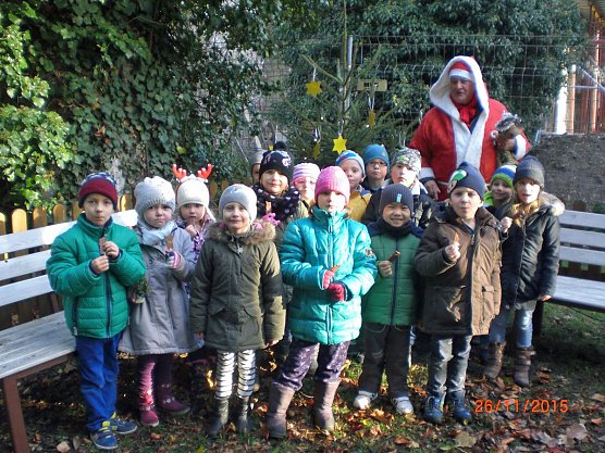 Weihnachtsbaum am Schiefen geschmückt (Foto: Arbeitsgruppe des Fördervereins) Weihnachtsbaum am Schiefen geschmückt (Foto: Arbeitsgruppe des Fördervereins)