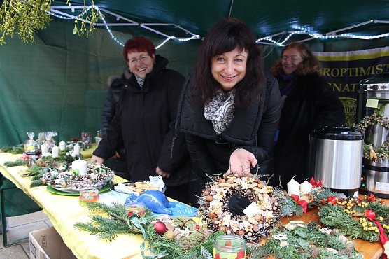 Windiger Start in den Advent (Foto: Karl-Heinz Herrmann) Windiger Start in den Advent (Foto: Karl-Heinz Herrmann)