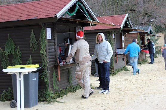 Weihnachtstauchen am Bebraer Teich (Foto: Karl-Heinz Herrmann)