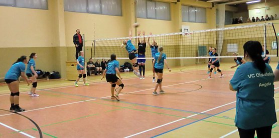 Aus der Volleyball Kreisliga Sömmerda (Foto: Peter Fahnert) Aus der Volleyball Kreisliga Sömmerda (Foto: Peter Fahnert)