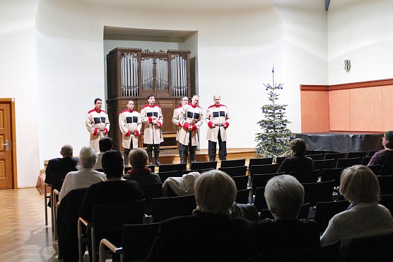 Weihnachtskonzert der ZAREWITSCH DON KOSAKEN (Foto: Karl-Heinz Herrmann)