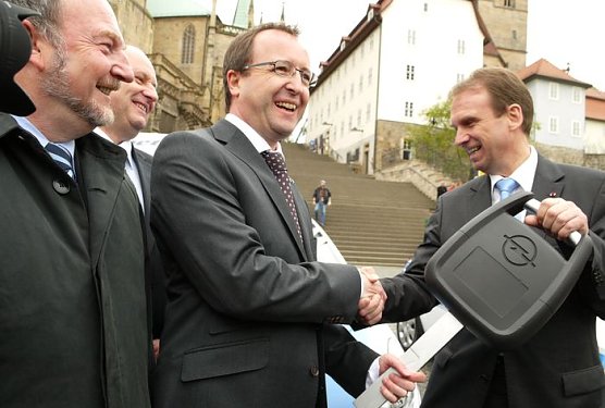 161 Opel Corsa übergeben (Foto: AHP) 161 Opel Corsa übergeben (Foto: AHP)