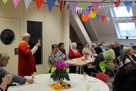 Zwanglose Geburtstagsfeier (Foto: Karl-Heinz Herrmann)