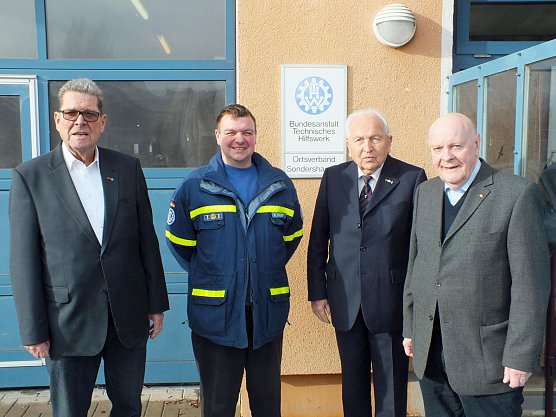Ganz schön was los beim Technischen Hilfswerk... (Foto: Steffen Zeuner) Ganz schön was los beim Technischen Hilfswerk... (Foto: Steffen Zeuner)