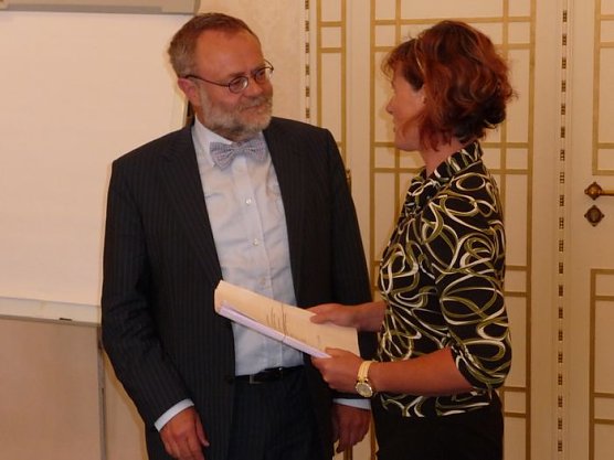 &Uuml;bergabe (Foto: kn)