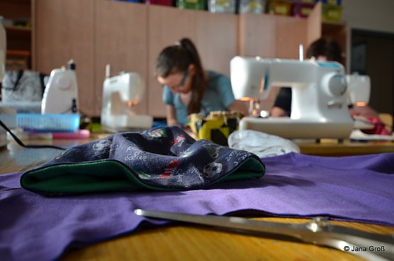 N&auml;hkurs im Familienzentrum (Foto: D&uuml;ne)