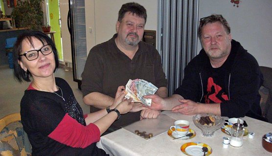 Spende f&uuml;r FZ Artern (Foto: Freizeizentrum Artern)