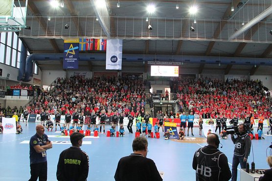 Thüringer HC im Champions League Spiel gegen Larvik (Foto: Angelo Glashagel) Thüringer HC im Champions League Spiel gegen Larvik (Foto: Angelo Glashagel)